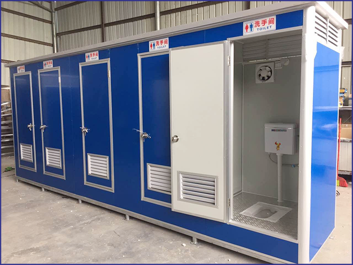 市区两处高标准移动公厕投入使用
