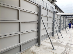 <b>城市建设：地铁围挡的作用</b>