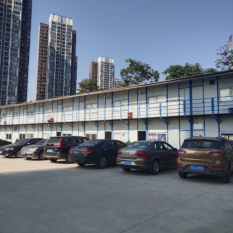 <b>广东住人活动板房的布置很讲究</b> <b>广东住人活动板房的布置很讲究</b>